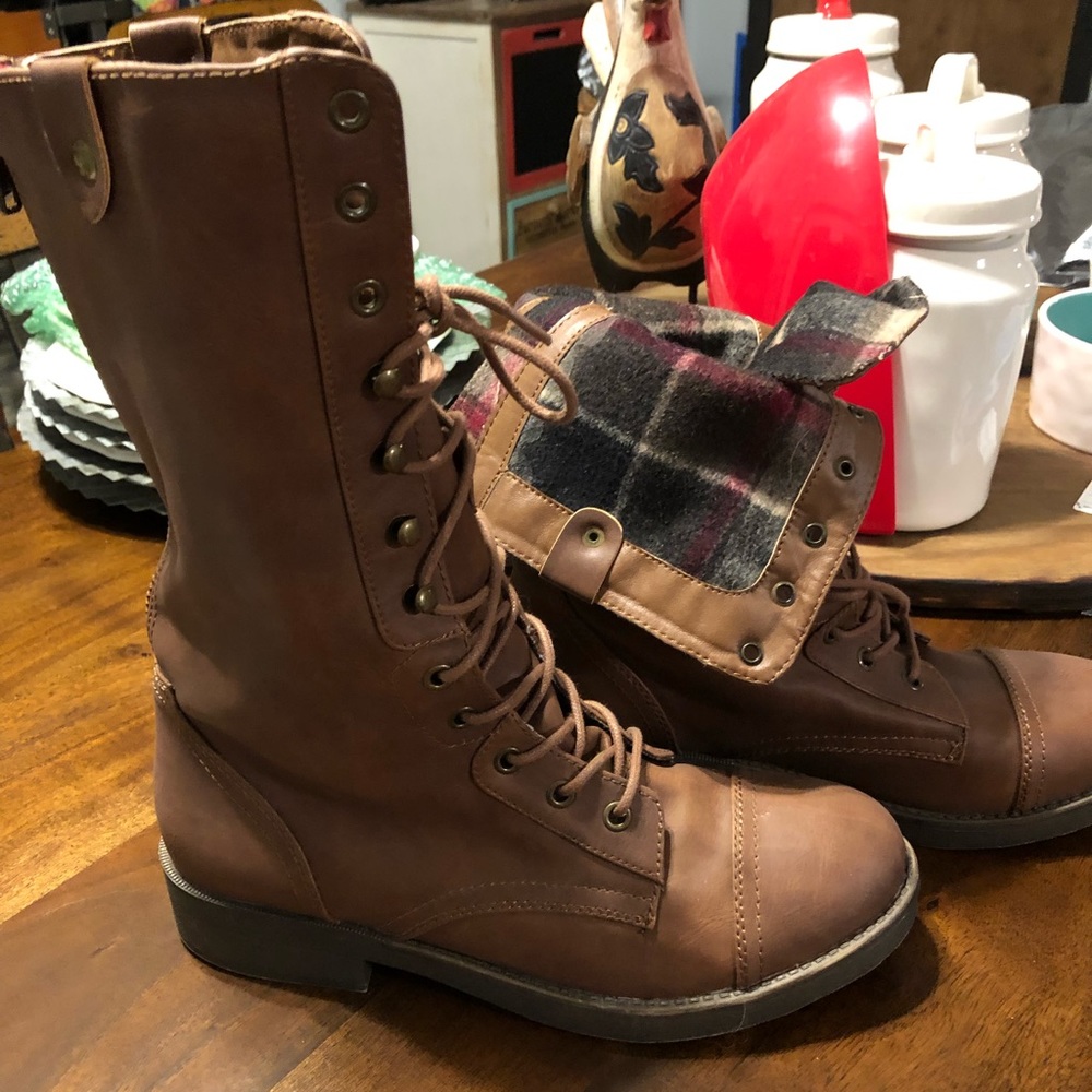 Brown lace up, zip, flip boots